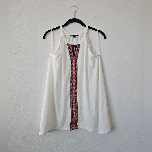 Studio Top - Picture 2 of 9